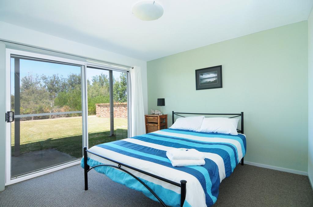 Jervis Bay Waterfront Villa Vincentia Room photo